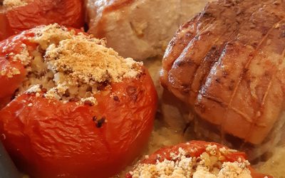 Rôti à la moutarde et tomates farcies au quinoa